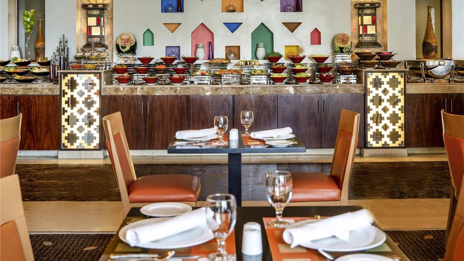 Moevenpick Hotel & Residence Hajar Tower Restaurant