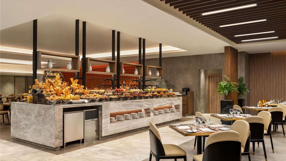 Moevenpick Hotel & Residence Hajar Tower Restaurant