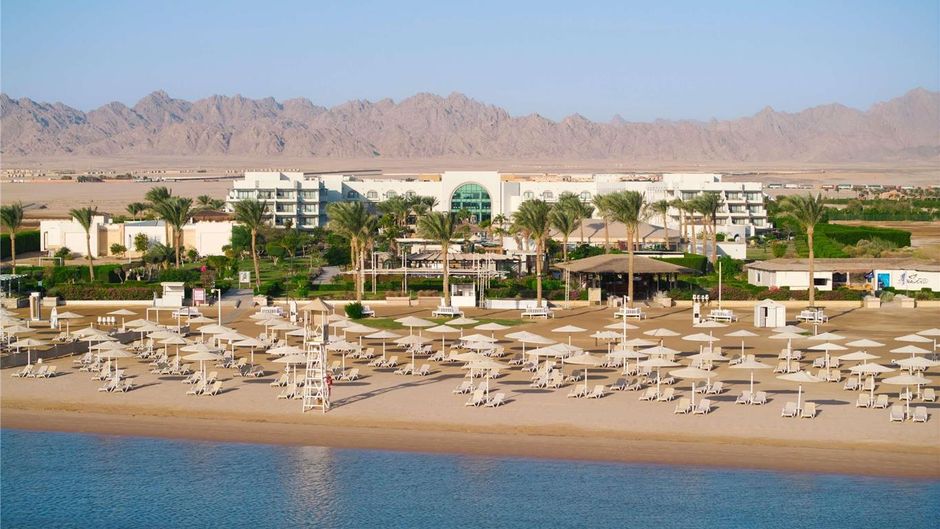 Moevenpick Resort Soma Bay Exterior