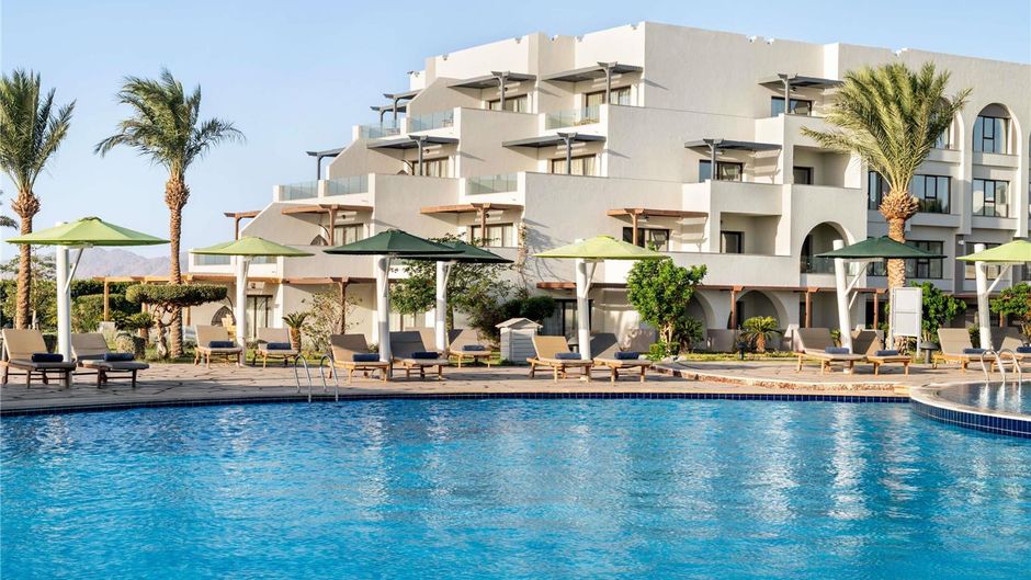 Moevenpick Resort Soma Bay Pool