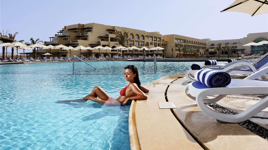 Moevenpick Resort Soma Bay Pool