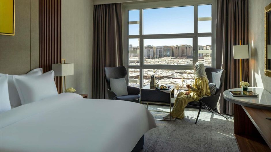 Anwar Al Madinah Moevenpick Hotel Exterior