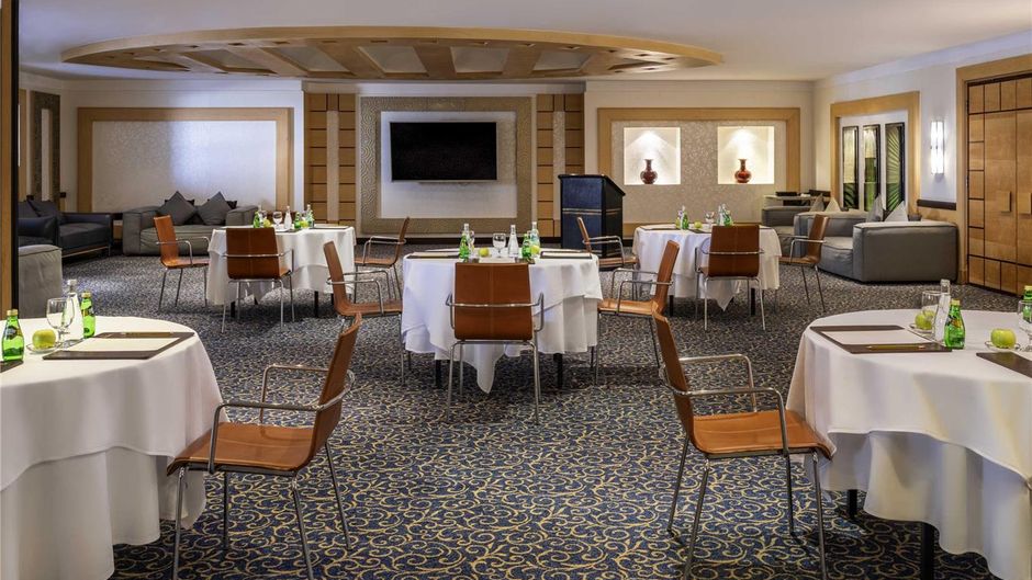 Anwar Al Madinah Moevenpick Hotel Meeting