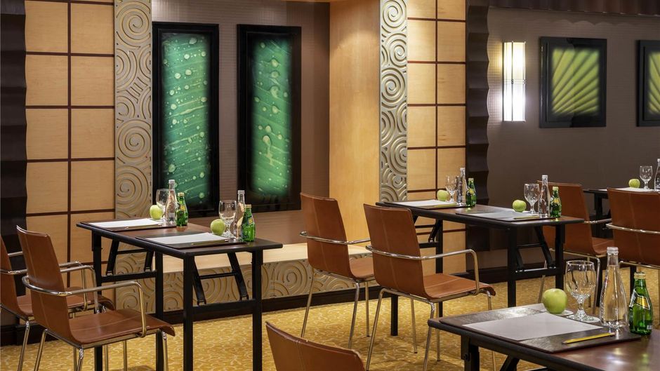 Anwar Al Madinah Moevenpick Hotel Meeting