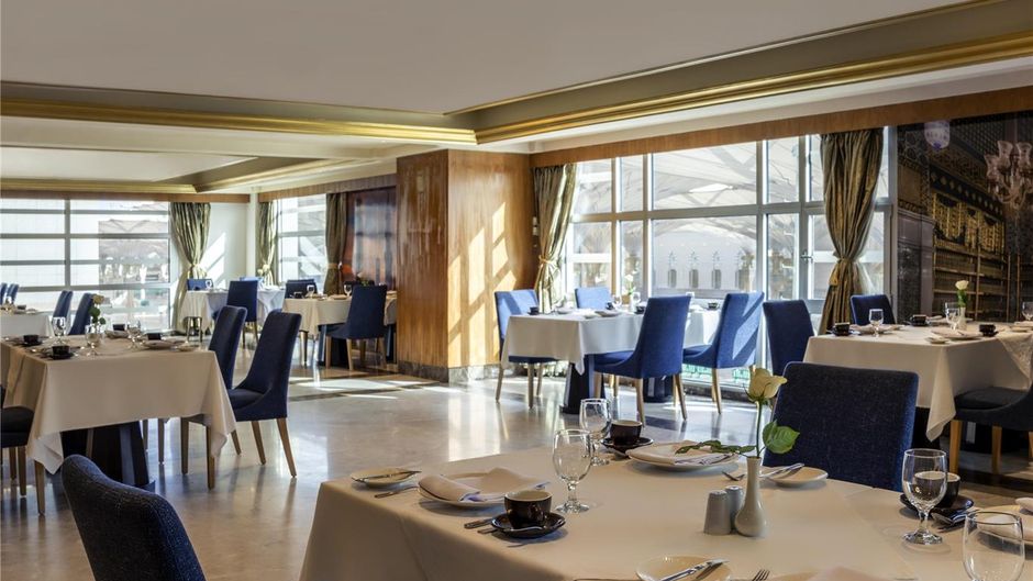 Anwar Al Madinah Moevenpick Hotel Restaurant