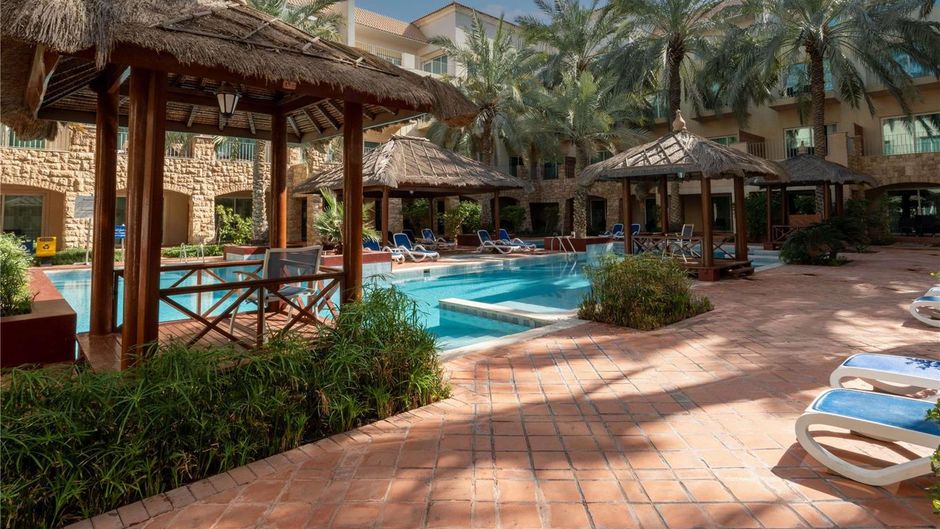 Moevenpick Hotel & Resort  Al Bida'a Pool