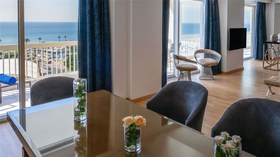 Moevenpick Hotel Beirut Suite