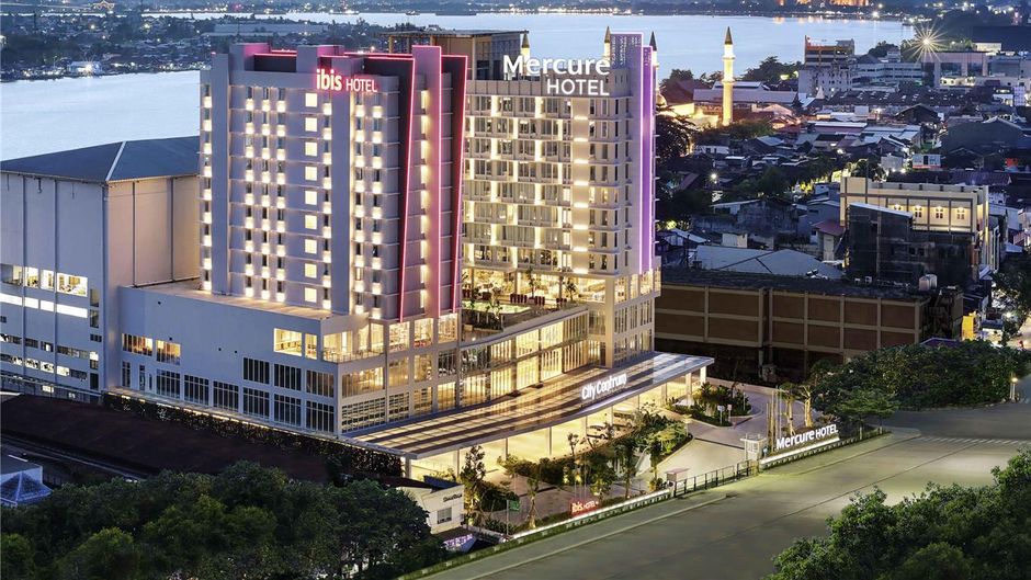 Ibis Samarinda Hotel Exterior