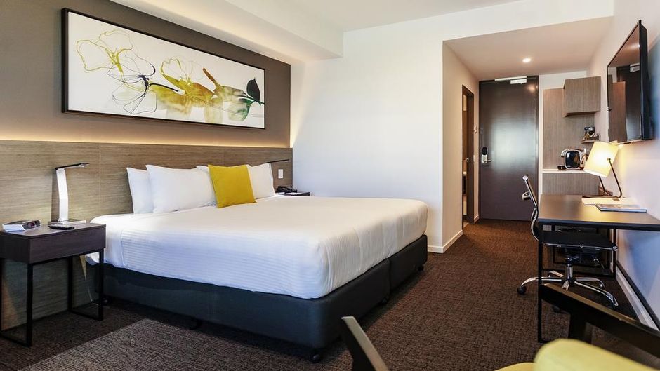 Mercure Sunshine Coast Kawana Waters Room