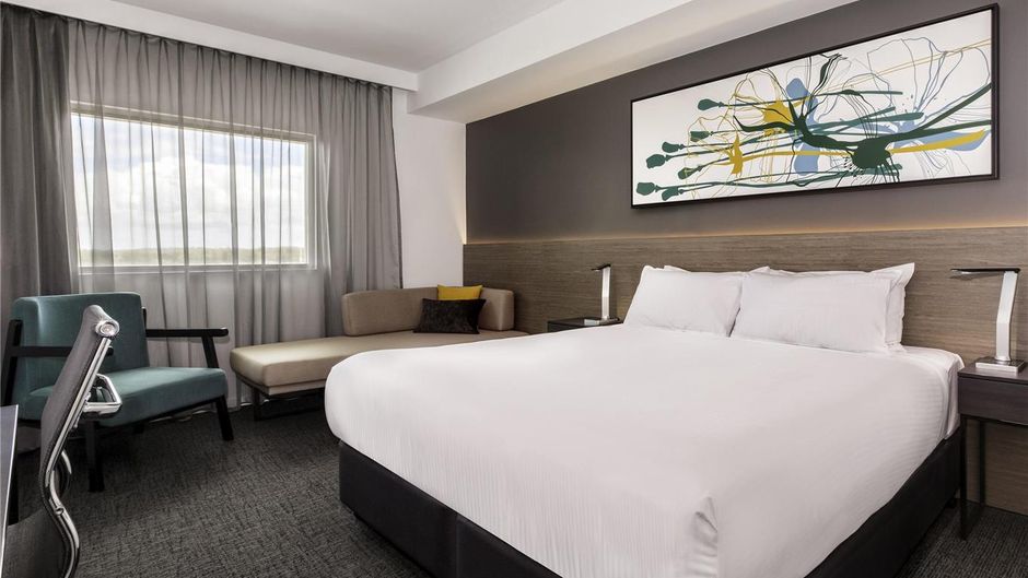 Mercure Sunshine Coast Kawana Waters Room