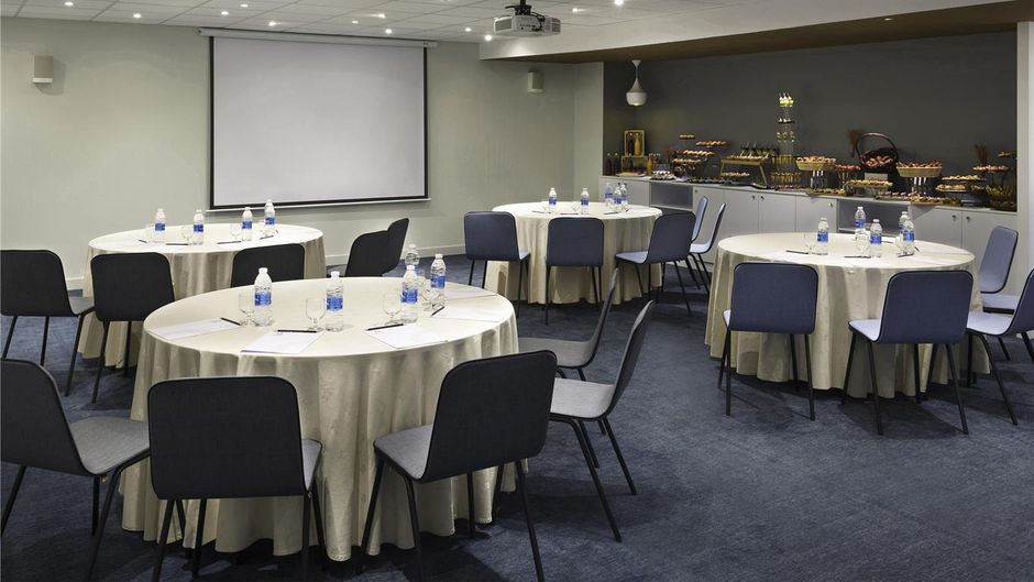 Ibis Jeddah City Center Meeting