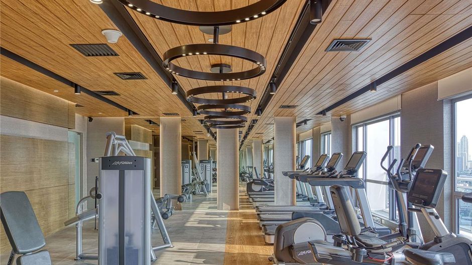 Novotel Suites Manila At Acqua Health