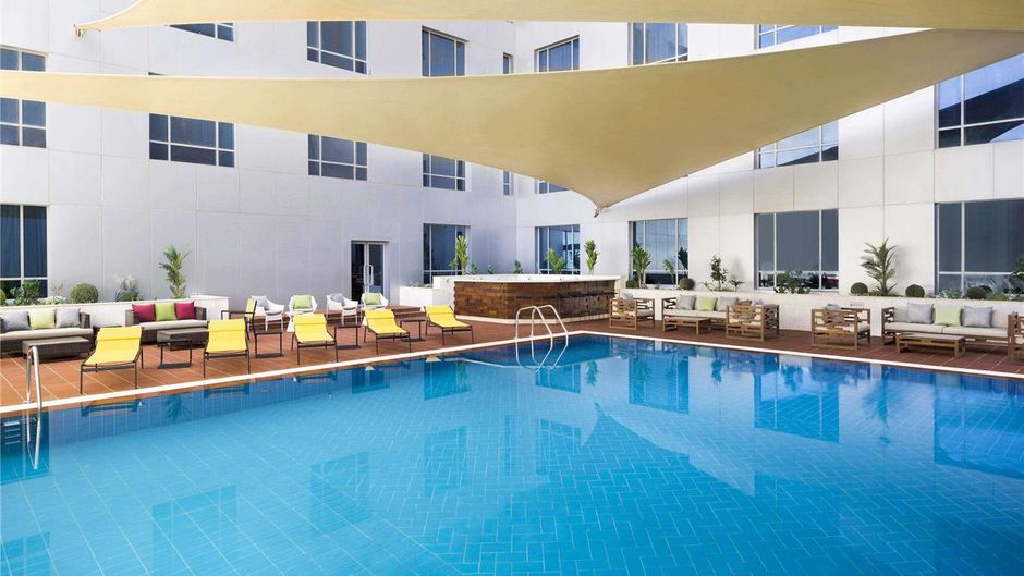 Adagio Jeddah City Center Pool