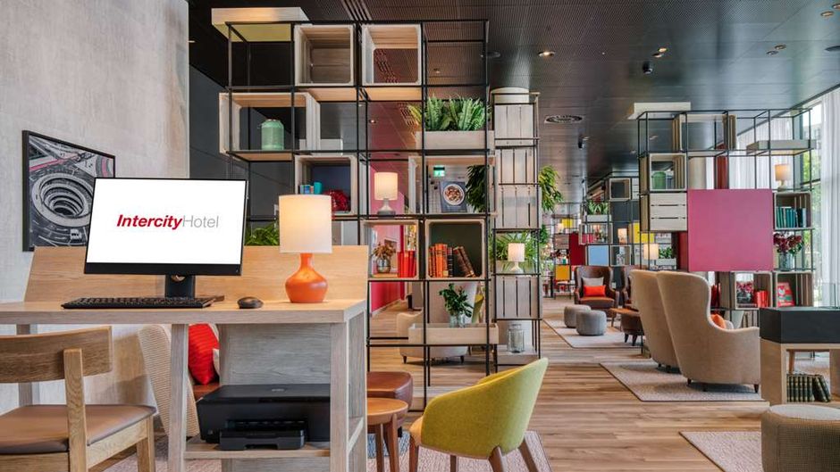 IntercityHotel Saarbrucken Lobby