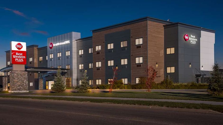 Best Western Plus Winkler Exterior