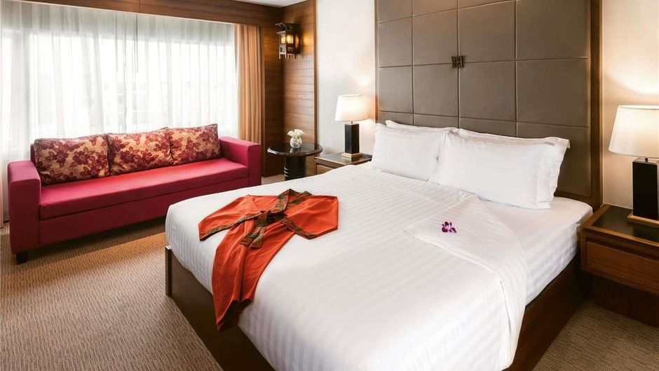 Moevenpick Suriwongse Hotel Chiang Mai Exterior