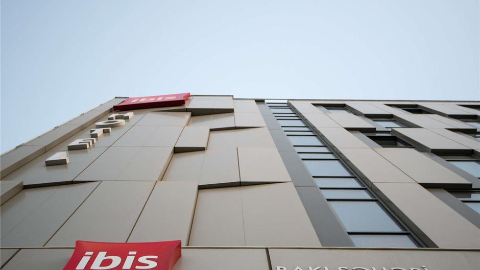 Ibis Baku City Exterior