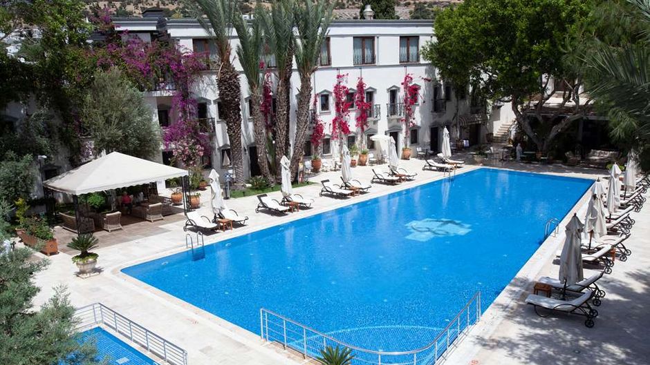 DoubleTree by Hilton Bodrum Marina Vista Pool