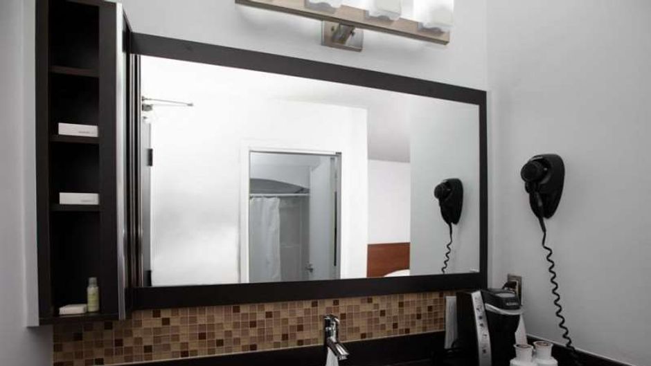 Hotel V Room