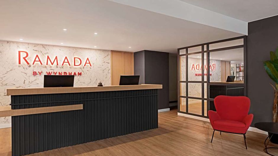 Ramada by Wyndham Valencia Almussafes Lobby