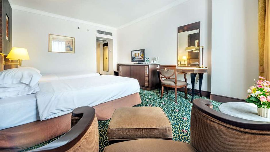 Ramada by Wyndham Bangkok Chaophya Park Room