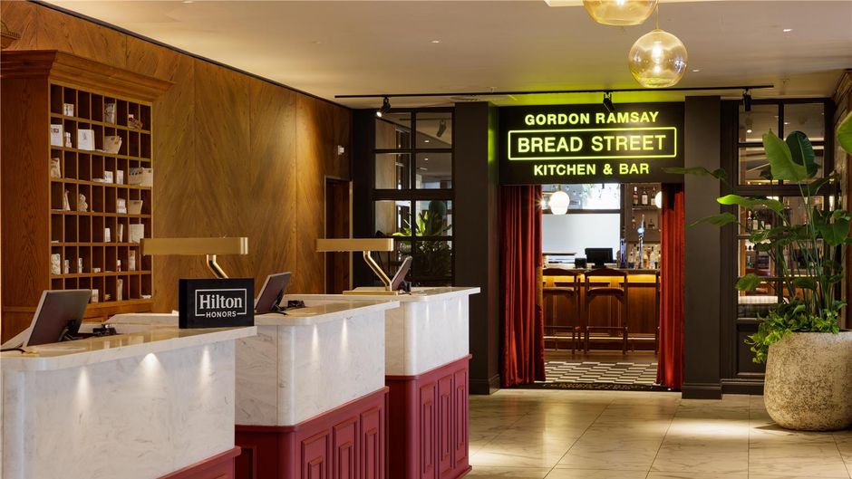 DoubleTree by Hilton Bath Lobby