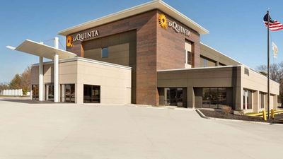 La Quinta Inn & Suites by Wyndham