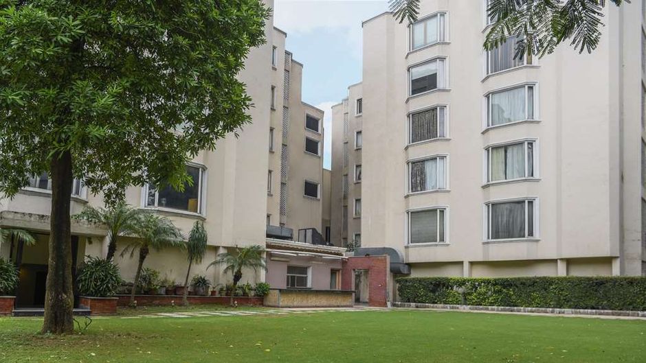 Sarovar Portico, Surajkund Exterior