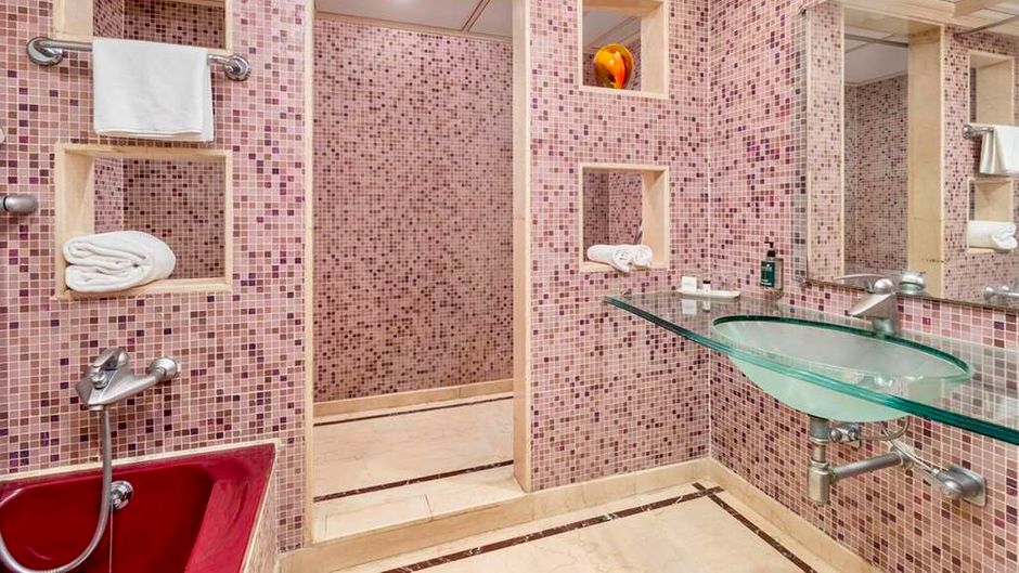 Sarovar Portico Kalupur-Ahmedabad Suite