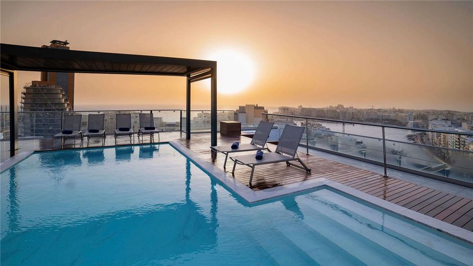 Mercure St. Julian's Malta Pool