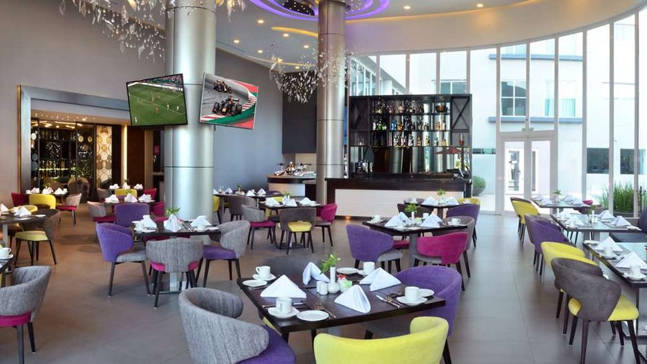 HS HOTSSON Smart Leon Centro Max Restaurant