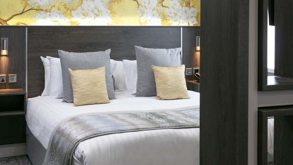 Barton Manor Hotel & Spa, BW Sig Coll Suite