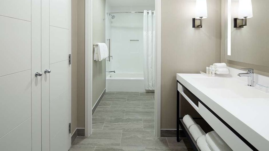 Hilton Garden Inn Montreal Midtown Room