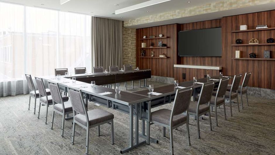 Hilton Garden Inn Montreal Midtown Meeting