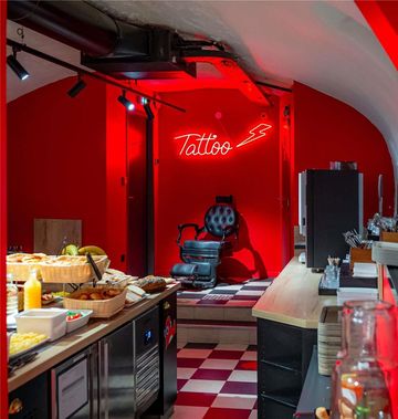 Ibis Styles Paris Magenta
