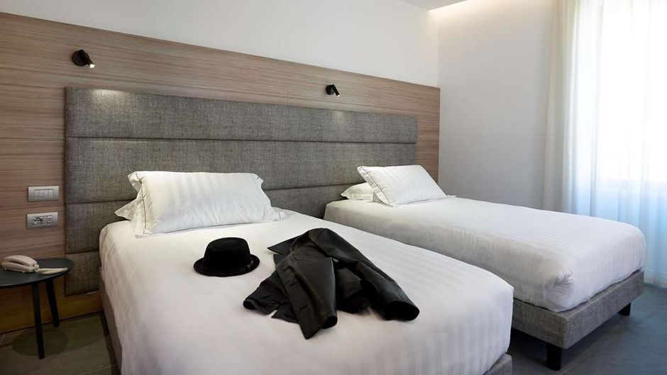 Hotel Touring Room