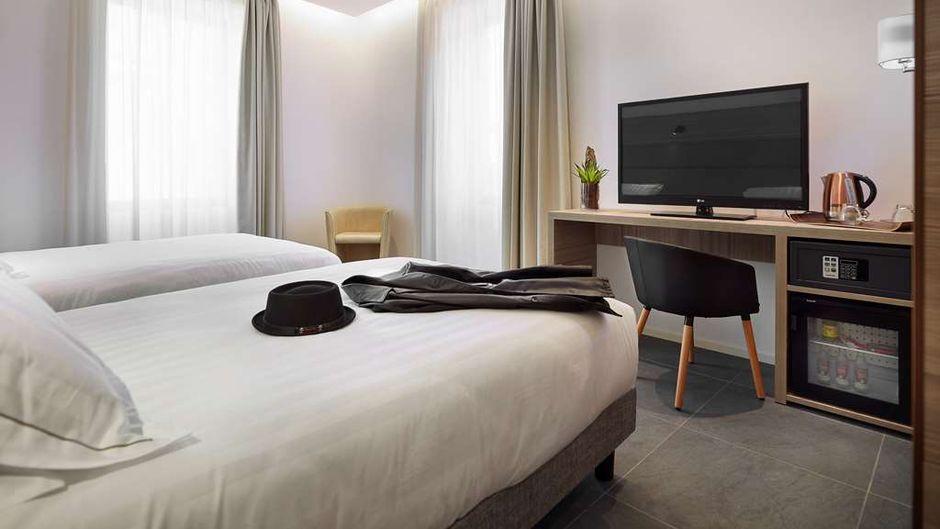 Hotel Touring Room