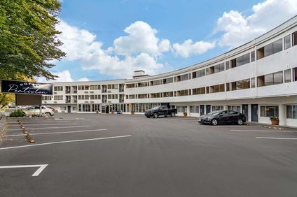 Coast Penticton Hotel