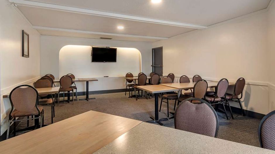 Coast Penticton Hotel Restaurant