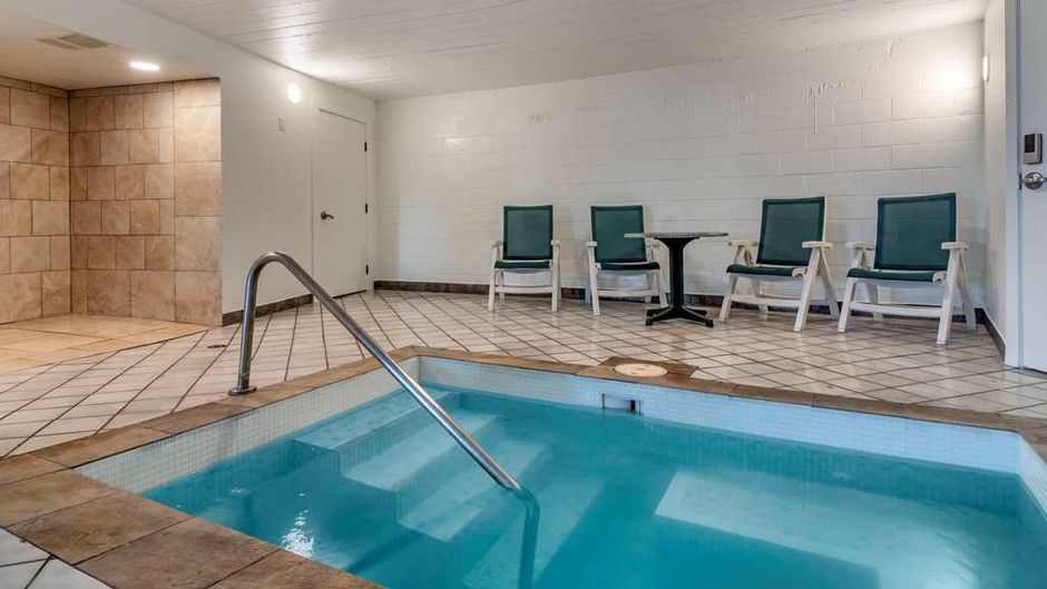 Coast Penticton Hotel Pool