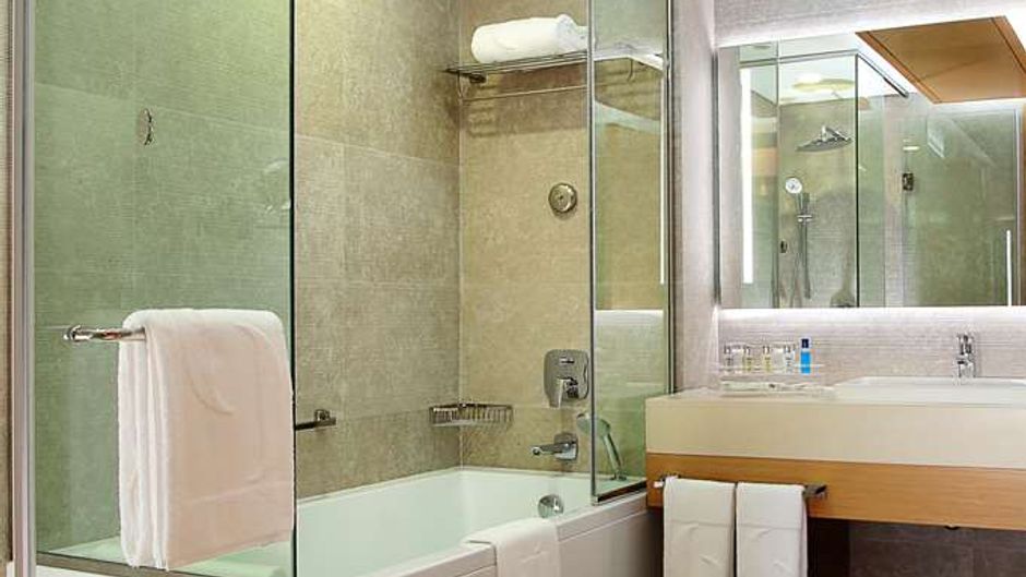 Grand Cosmopolitan Hotel Room
