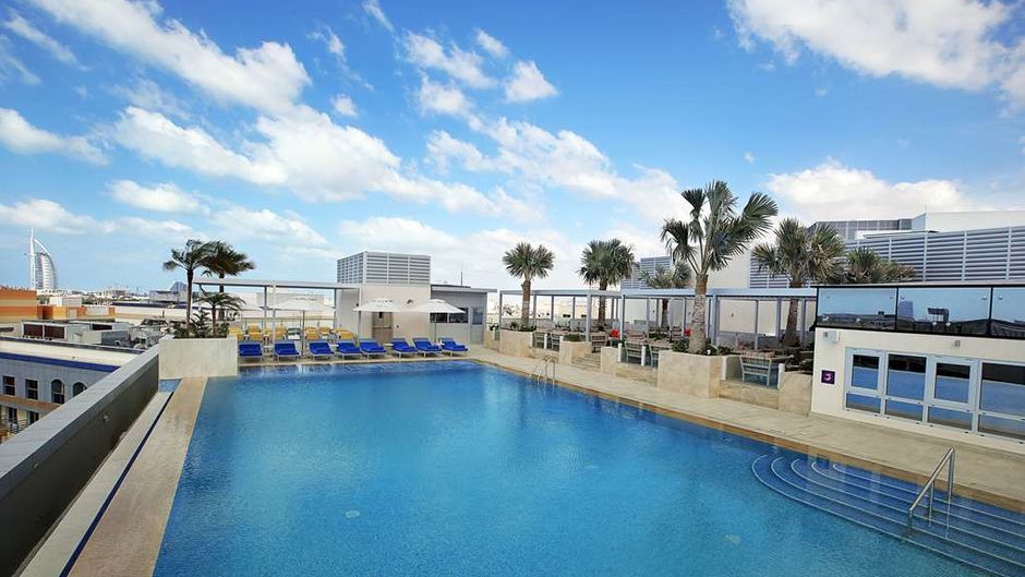 Grand Cosmopolitan Hotel Pool