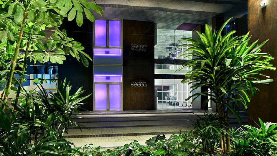 YOTEL Singapore Exterior