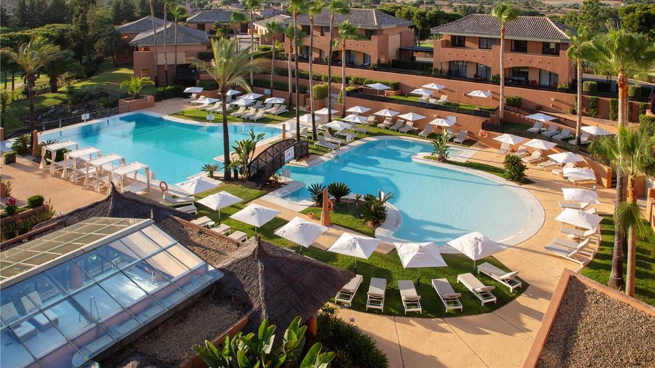 DoubleTree by Hilton Beach Golf Resort Pool