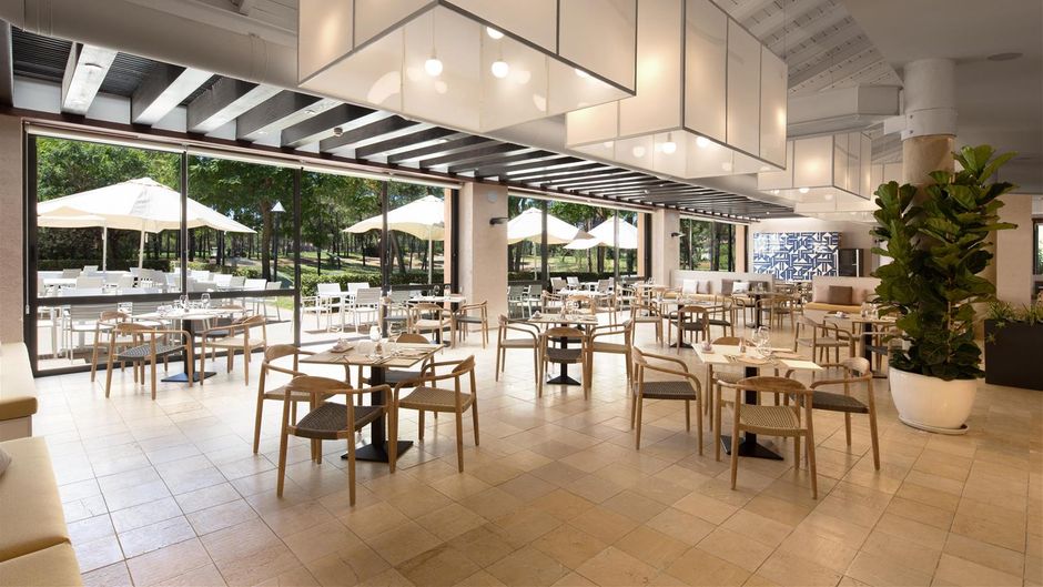 DoubleTree by Hilton Beach Golf Resort Restaurant
