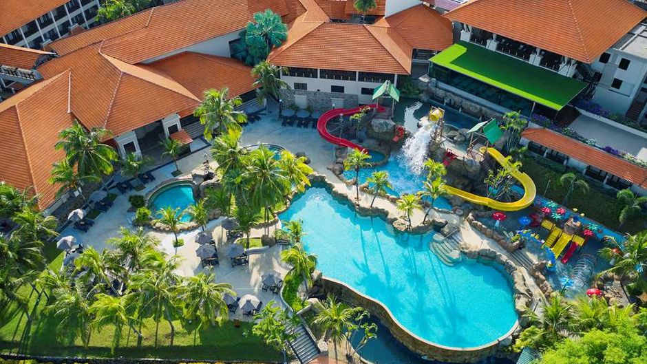 DoubleTree by Hilton Damai Laut Resort Pool