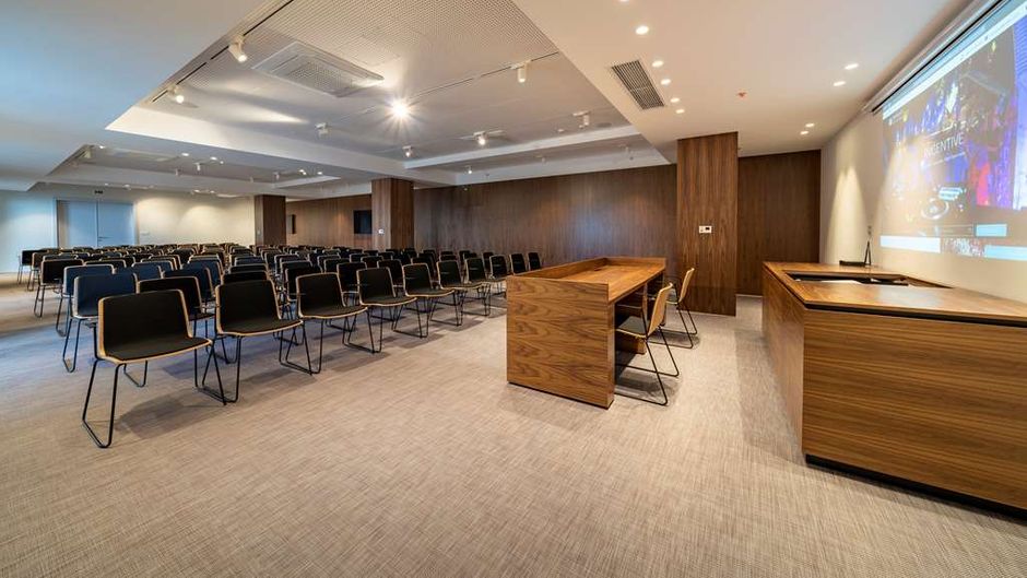 Dukley Hotel Resort Meeting