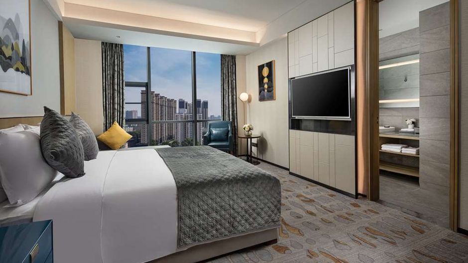 Ramada by Wyndham Luoyang Downtown Room