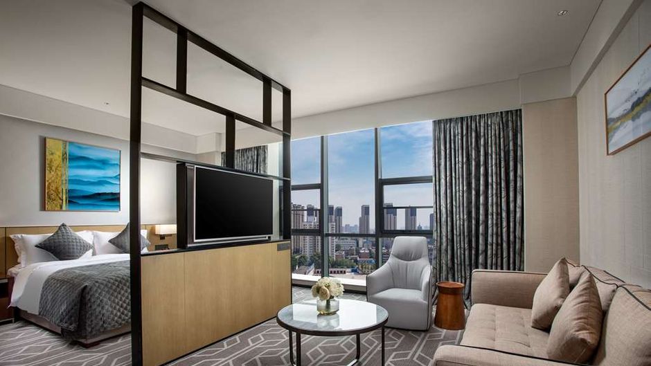 Ramada by Wyndham Luoyang Downtown Room