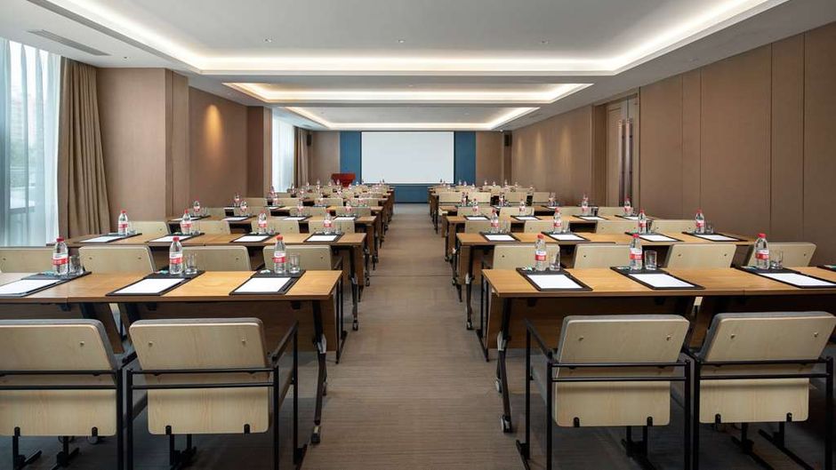 Ramada by Wyndham Luoyang Downtown Meeting